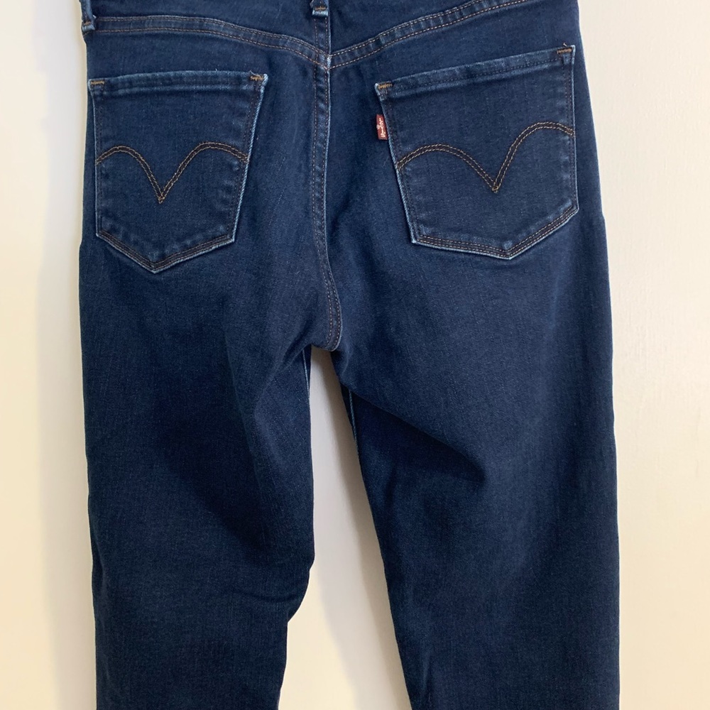 Levi’s dark wash size 28 - Picture 2 of 5